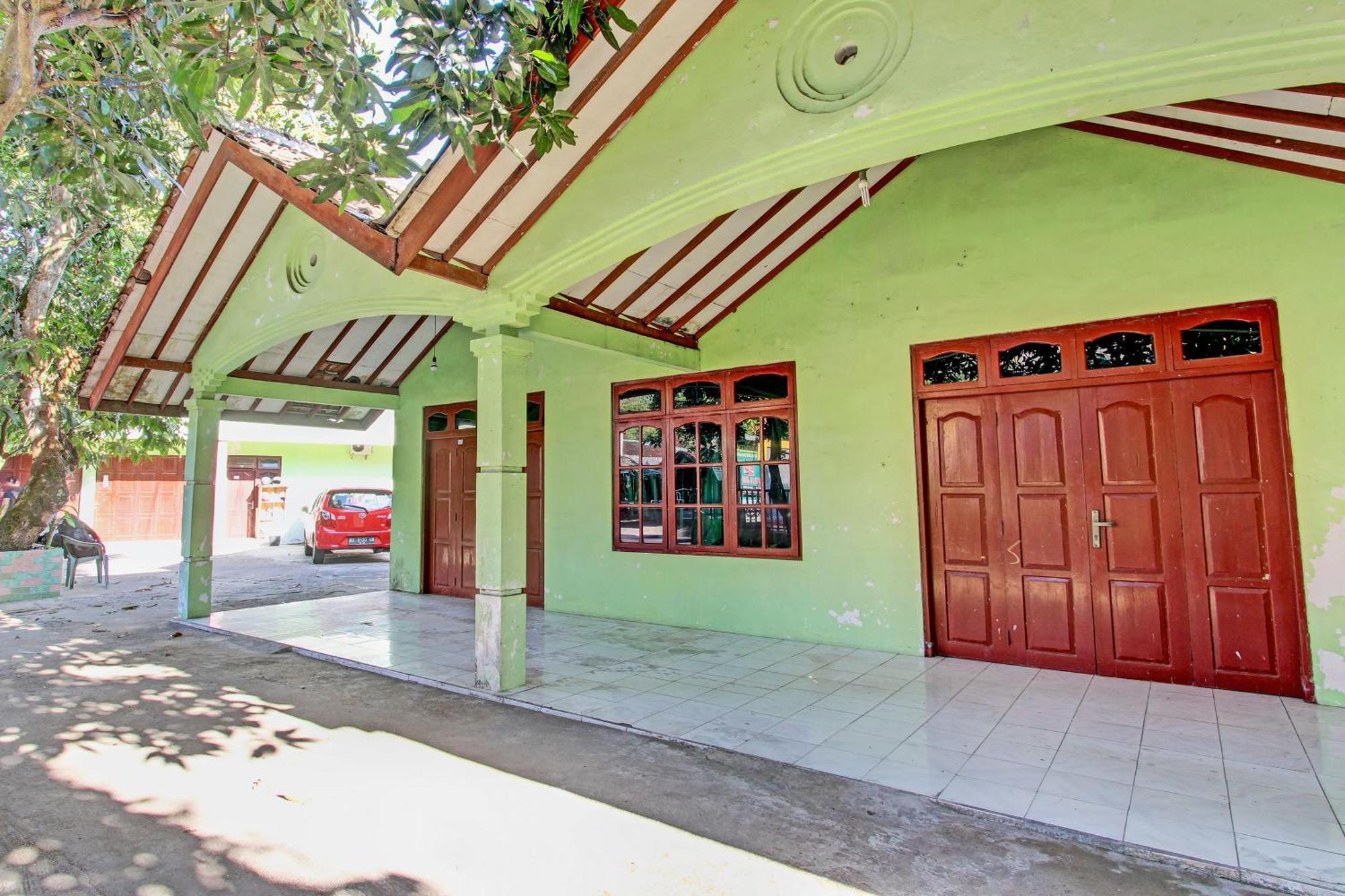 Sabar Menanti 2 Hotel Bantul Luaran gambar